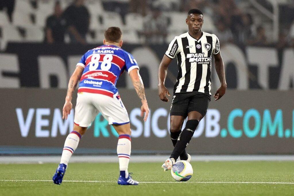 Botafogo e Fortaleza são os primeiros colocados da Série A (Foto: Botafogo/Divulgação) favoritos brasileirão fortaleza e botafogo