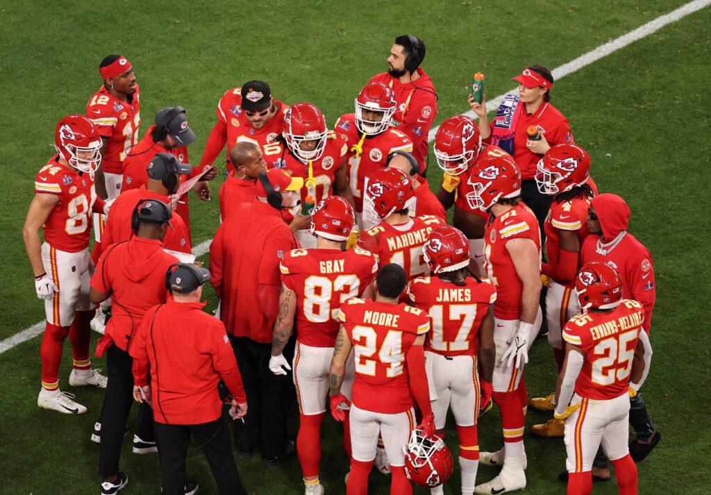 NFL: confira os favoritos ao título da temporada 2025-26 NFL onde assistir chiefs